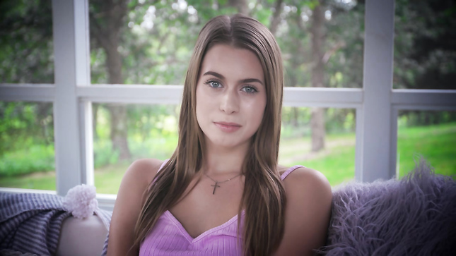 Сусідка розпалює: шалений секс і вершковий фініш