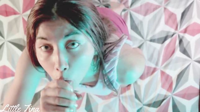 Очаровашка з великими очима: глибоке задоволення та анальний шал